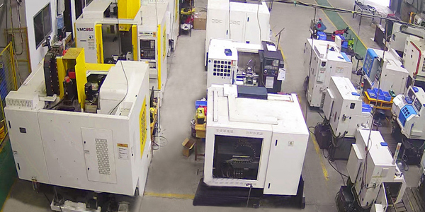 巨偉鈦業(yè)專注于鈦合金方塊、鈦合金餅、鈦合金環(huán)、鈦合金法蘭等鈦鍛件的研究及生產(chǎn)，產(chǎn)品性能穩(wěn)定，應(yīng)用廣泛。